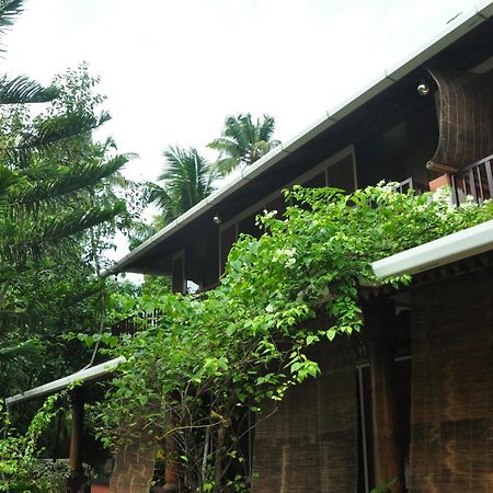 Ambadi'S Villa -Lake View Resort Pallipuram Eksteriør billede
