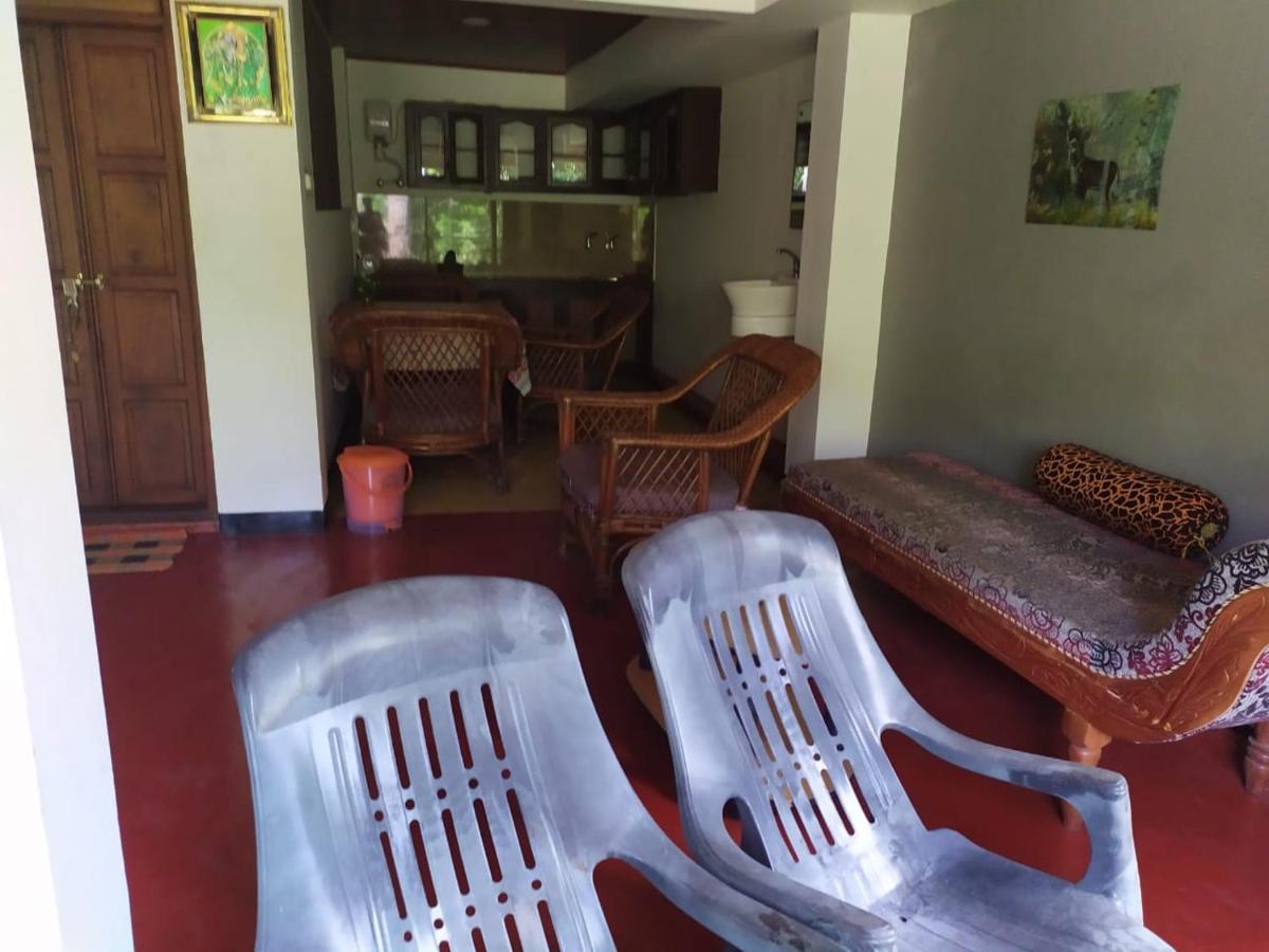 Ambadi'S Villa -Lake View Resort Pallipuram Eksteriør billede