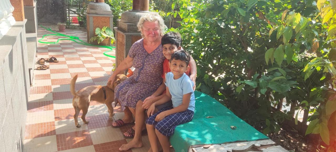 Ambadi'S Villa -Lake View Resort Pallipuram Eksteriør billede