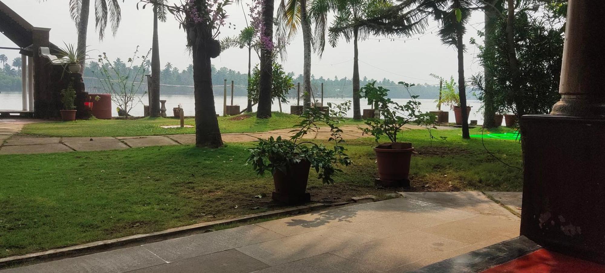 Ambadi'S Villa -Lake View Resort Pallipuram Værelse billede