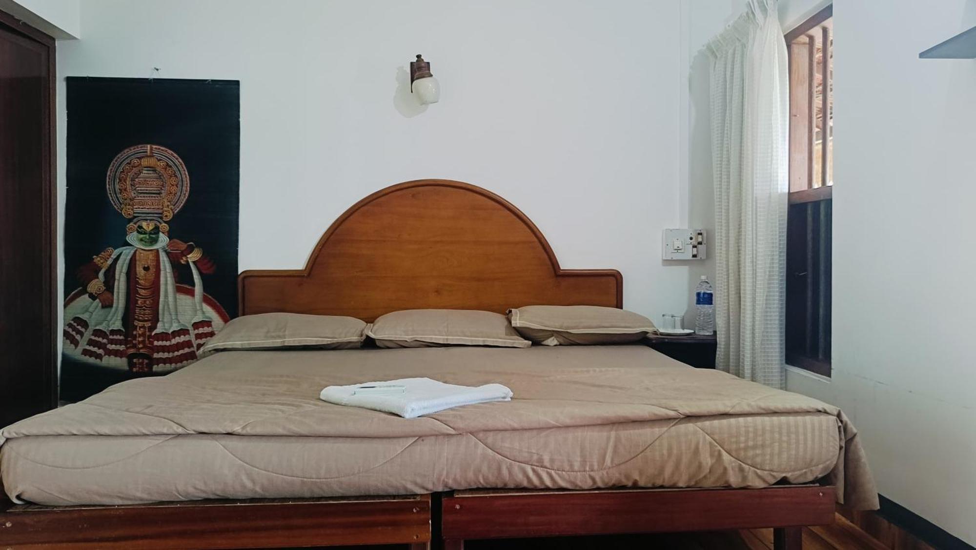 Ambadi'S Villa -Lake View Resort Pallipuram Eksteriør billede