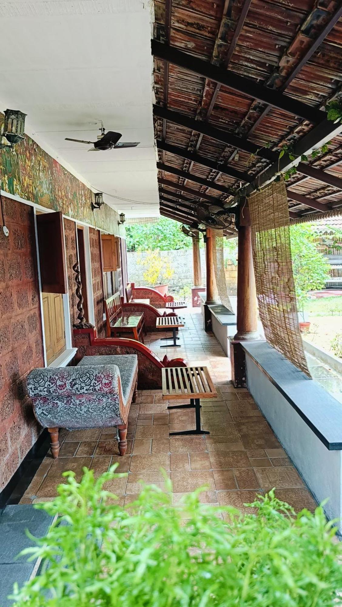 Ambadi'S Villa -Lake View Resort Pallipuram Eksteriør billede