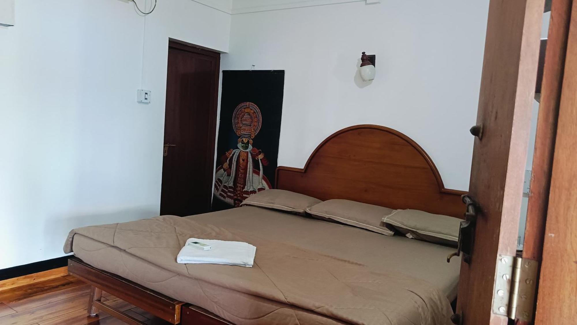 Ambadi'S Villa -Lake View Resort Pallipuram Eksteriør billede